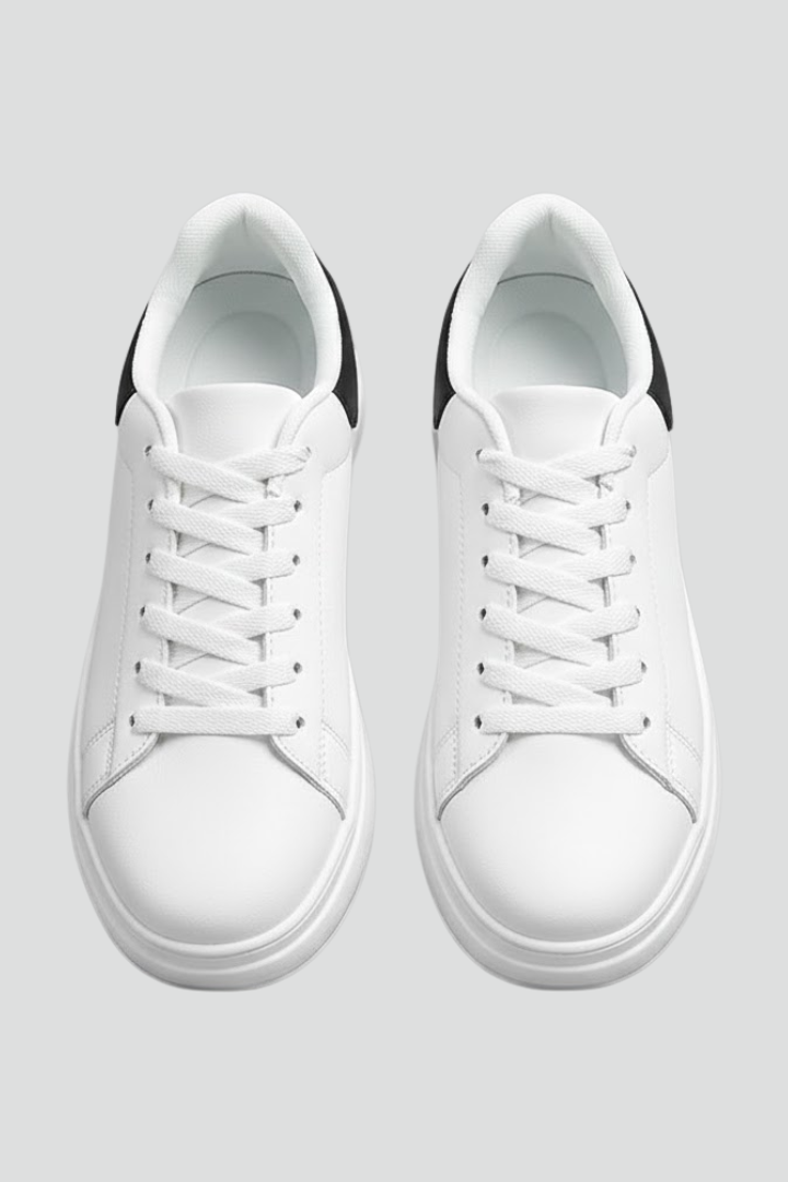 Women’s Low-Top Sneakers with Lace-Up Closure and Flat Outsole