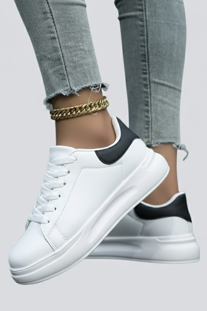 Women’s Low-Top Sneakers with Lace-Up Closure and Flat Outsole