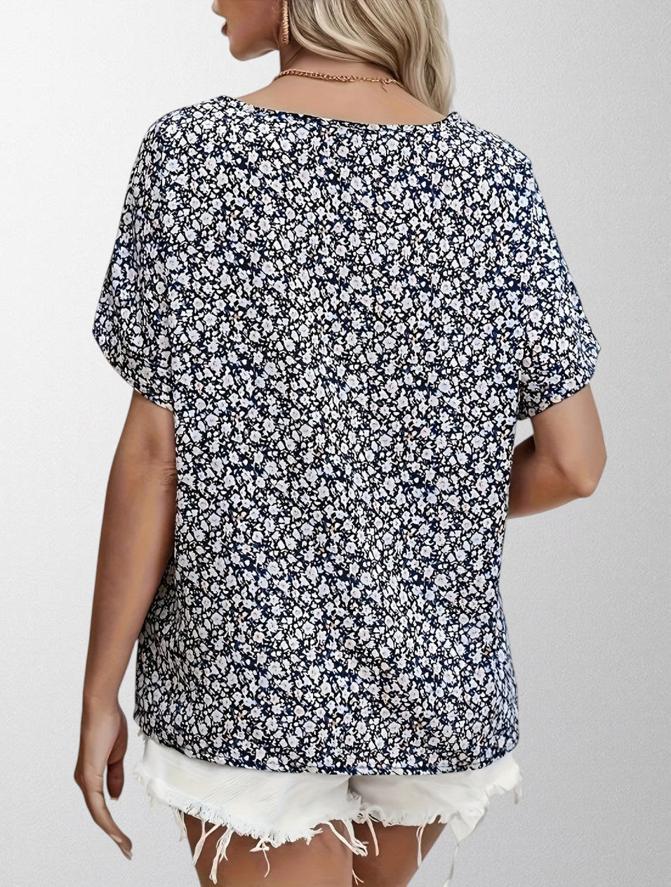 Olivia - Floral Button-Up Blouse