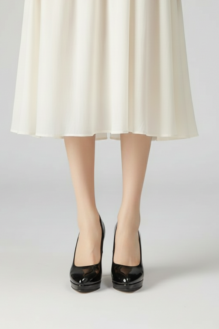 Women’s Closed-Toe Heels with a Raised Platform and a Tapered Heel