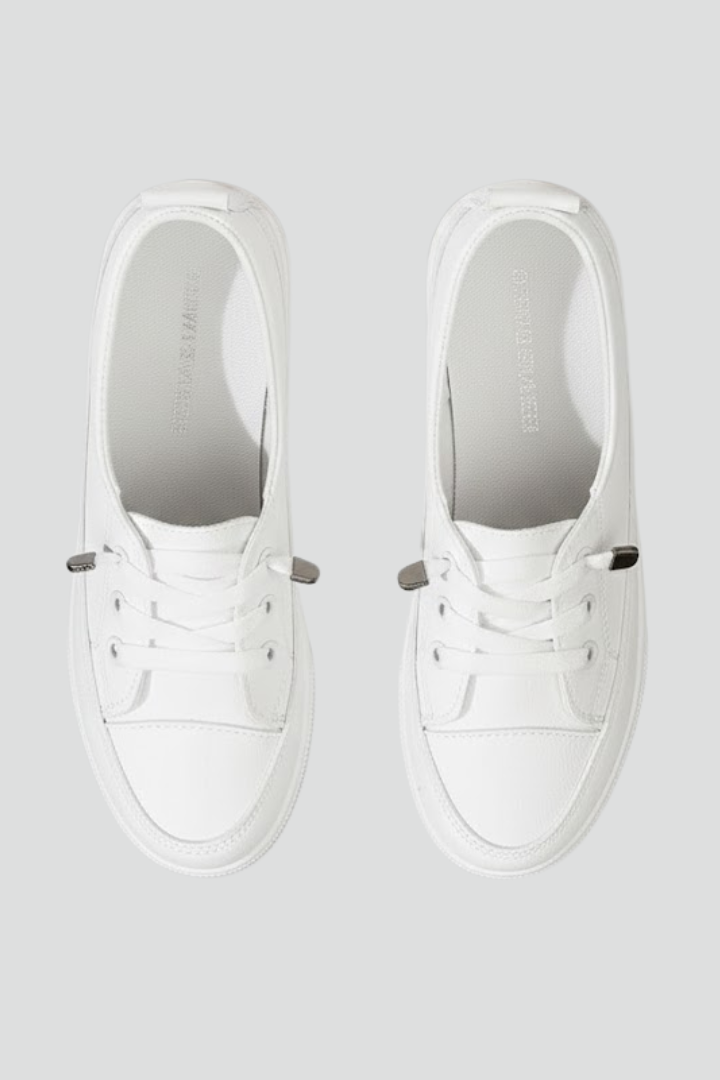 Women’s Flat Sneakers with Round Toe and Lace-Up Closure