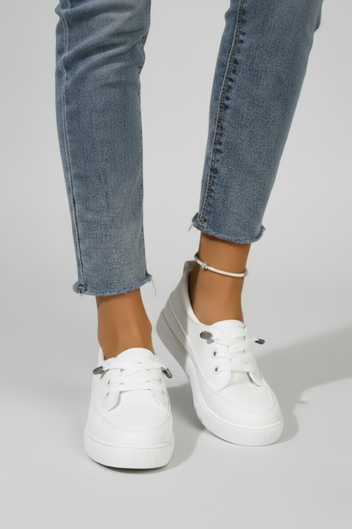Women’s Flat Sneakers with Round Toe and Lace-Up Closure