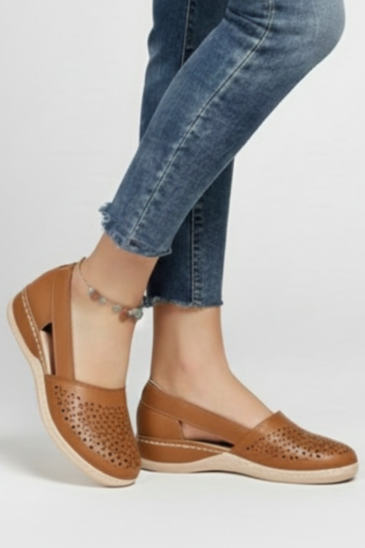 Women’s Shoes with Cutout Design and Firm Base