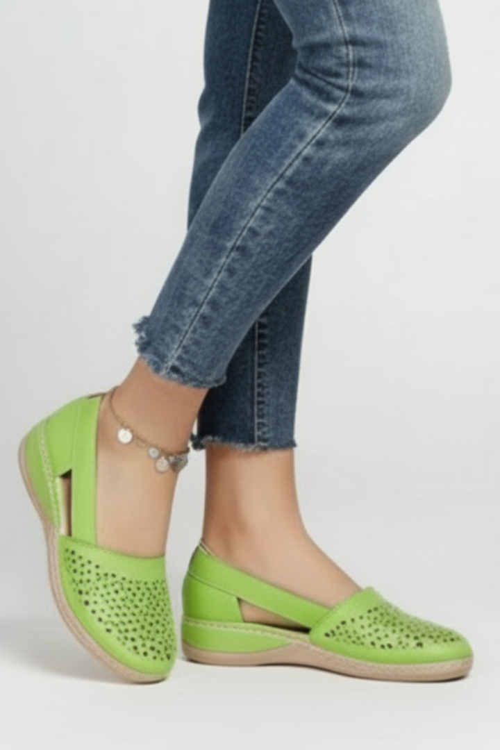 Women’s Shoes with Cutout Design and Firm Base