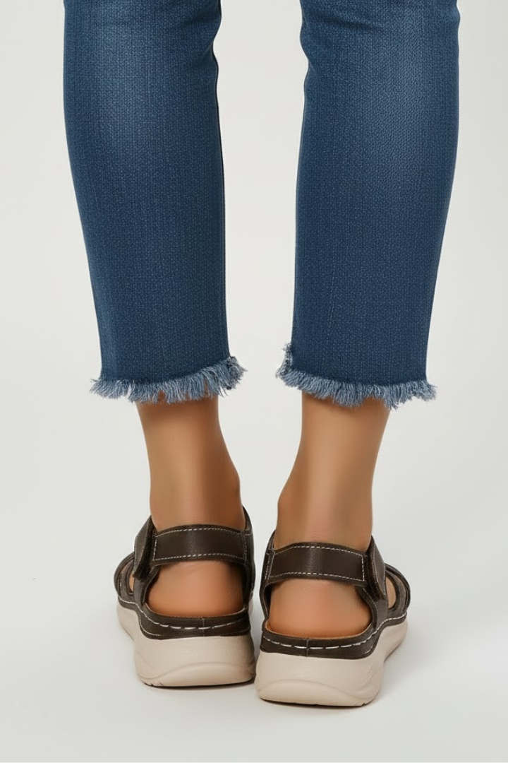 Women’s Retro Strap Sandals with Buckle Fastening